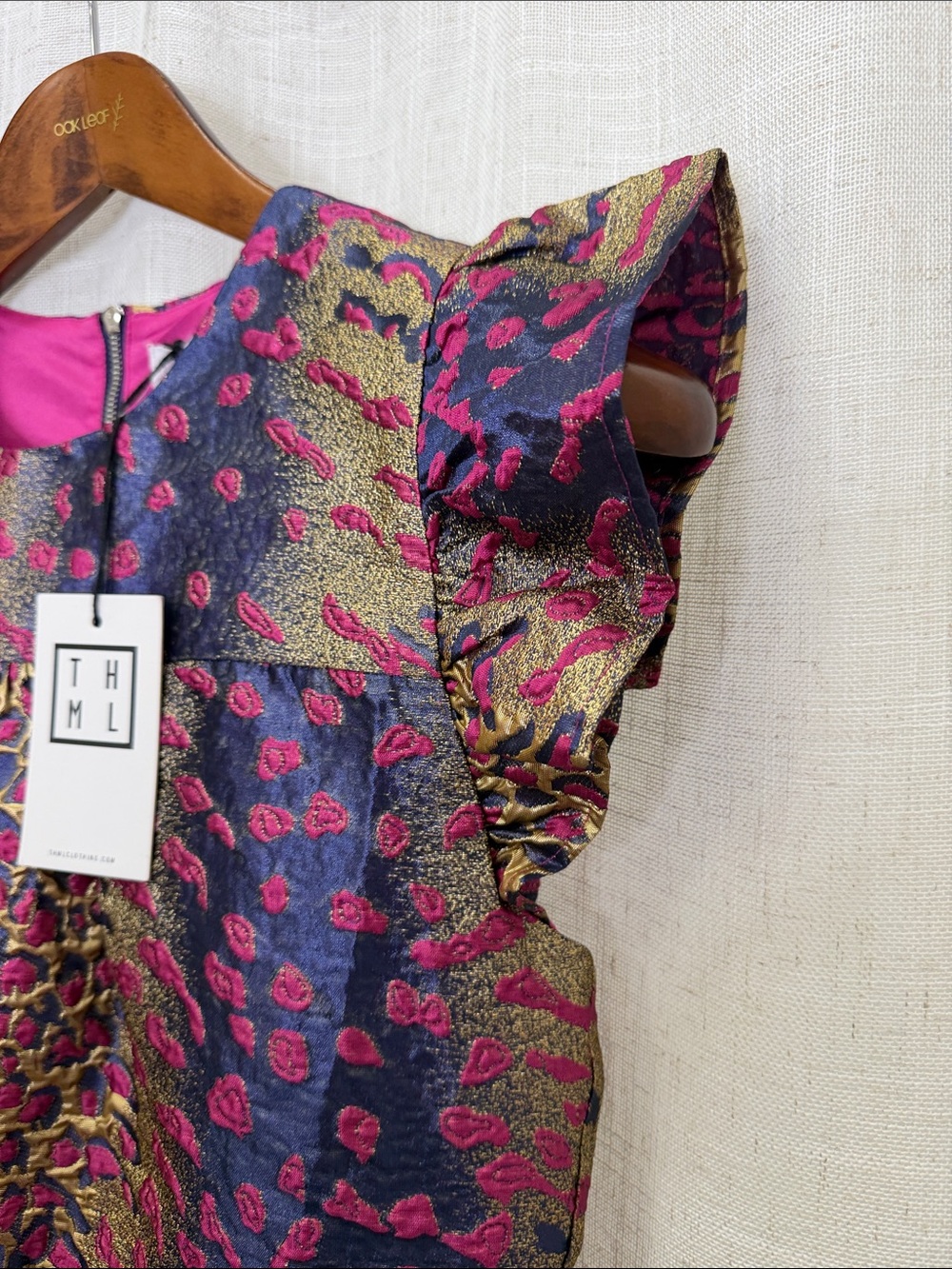 THML Metallic Fucshia & Gold Jacquard Animal Print Flutter Sleeve Dress NWT - Picture 5 of 12